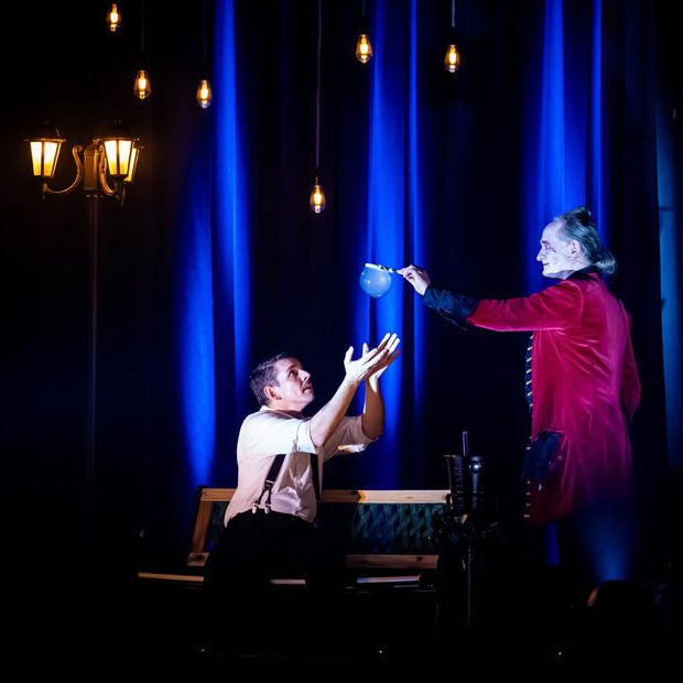 Zeepbellenshow in Tilburg als visuele theatershow binnen